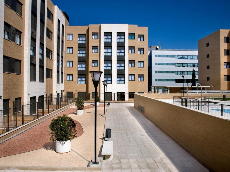 Residencia con servicios de limpieza y mantenimiento incluidos para alquileres
